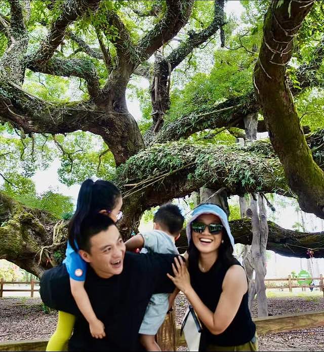 朱丹带8岁女儿拍大片，小小丹大名曝光还露出正脸，长得像周一围（组图） - 9