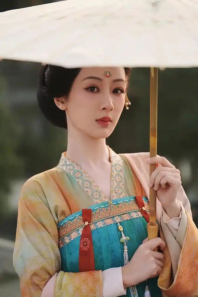 于正发疯踩杨紫？向太利用郭碧婷炒作？李湘女儿骂周也？任贤齐逼替身上吊？不炒CP被逼急的男主？（组图） - 2