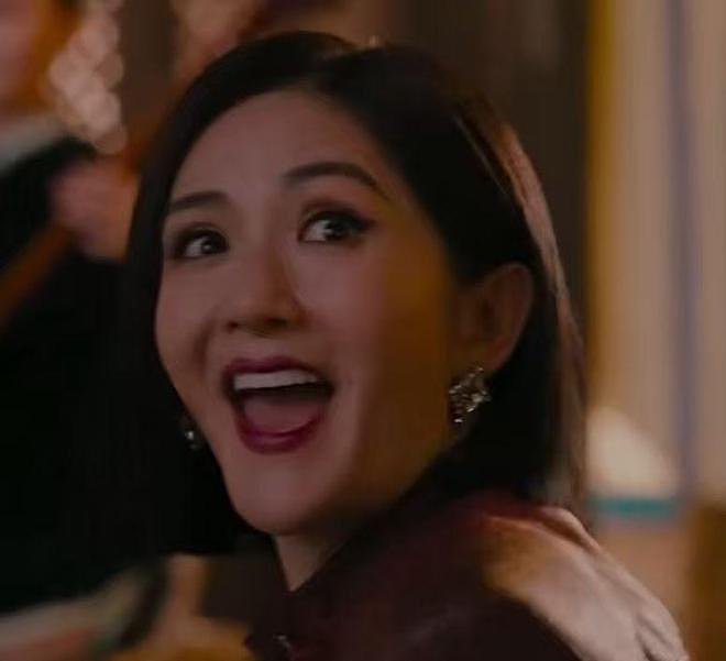 谢娜首次主持央视秋晚,离了何炅没人托底,录播也要依赖提词机(组图) - 17