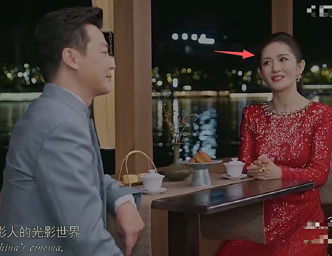 谢娜首次主持央视秋晚,离了何炅没人托底,录播也要依赖提词机(组图) - 12
