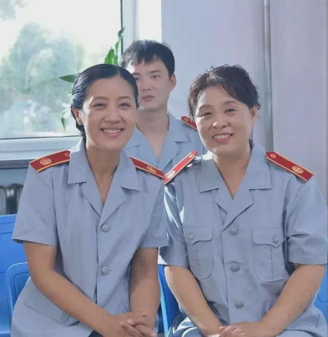 30岁家喻户晓,40岁在剧组发现意外怀孕,生下儿子,丈夫很宠她(组图) - 10