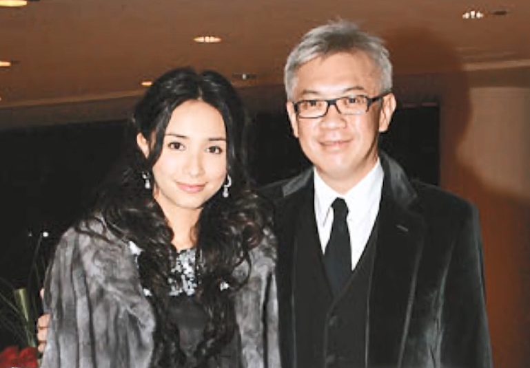 老公死在枕边?豪门独宠30年,丧夫四年守巨额遗产,不惧流言成最美豪门奶奶(组图) - 80