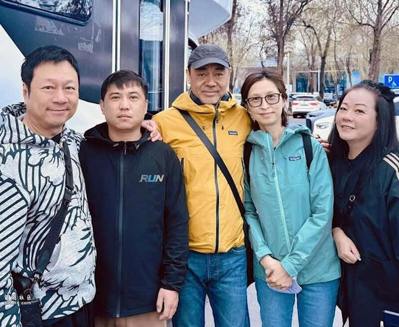 刘青云到平民饭店吃饭被偷拍,目露凶光表情生气(组图) - 2