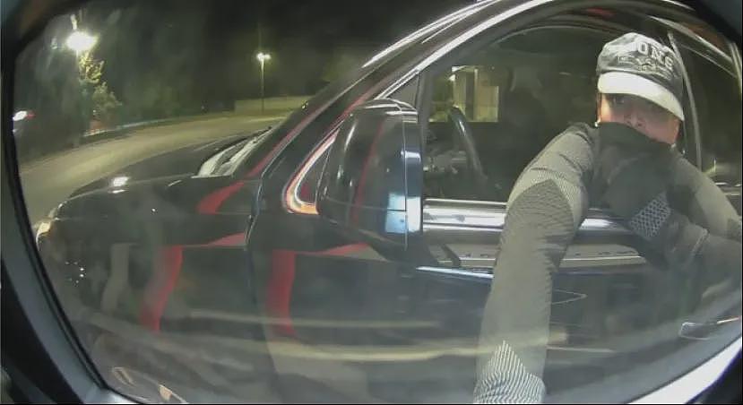 残忍！老人做善事赢得10万美元，却遭亲侄子绑架勒索，扔进燃烧的车里（组图） - 5