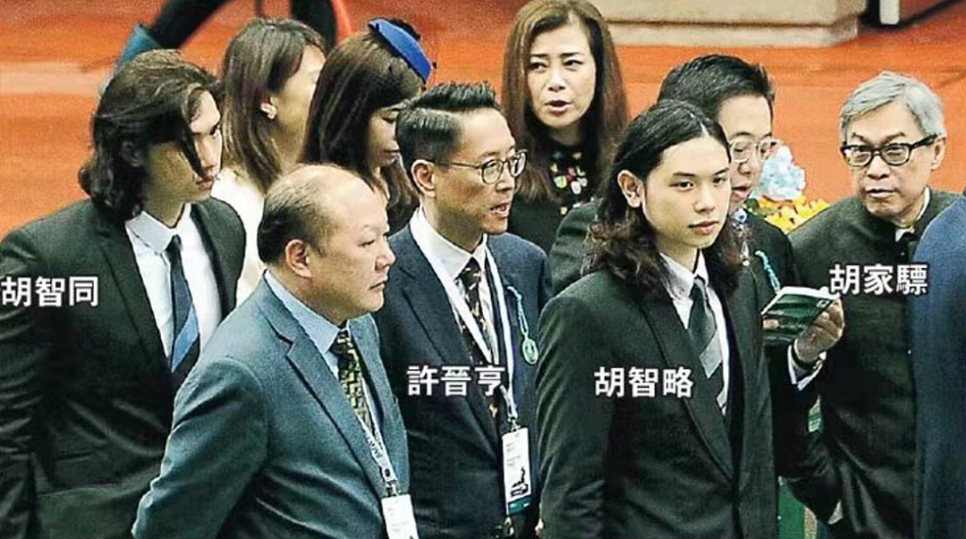 老公死在枕边?豪门独宠30年,丧夫四年守巨额遗产,不惧流言成最美豪门奶奶(组图) - 76