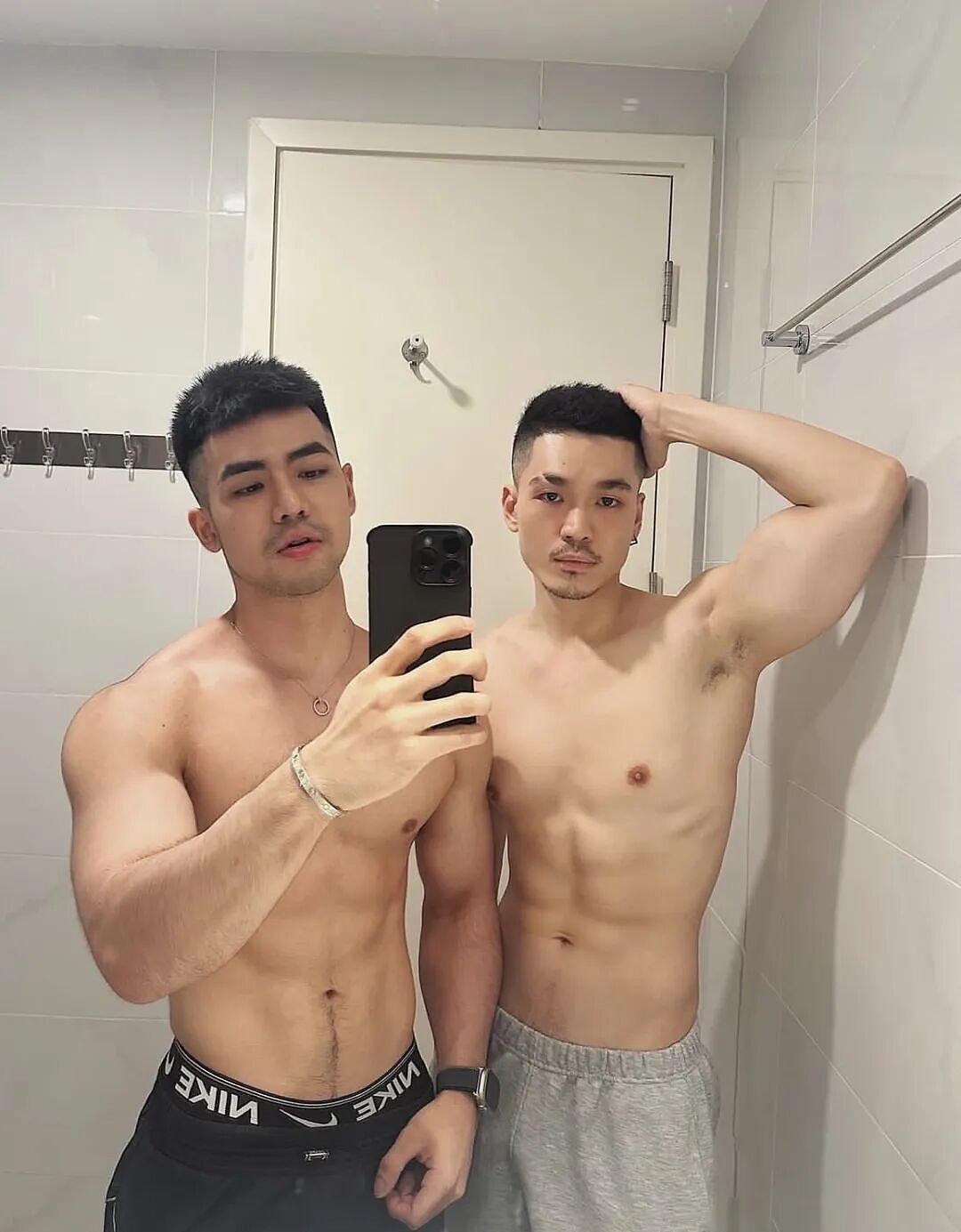 【帅哥】24岁筋肉小哥浴照疯传，这肉体好可啊（组图） - 20