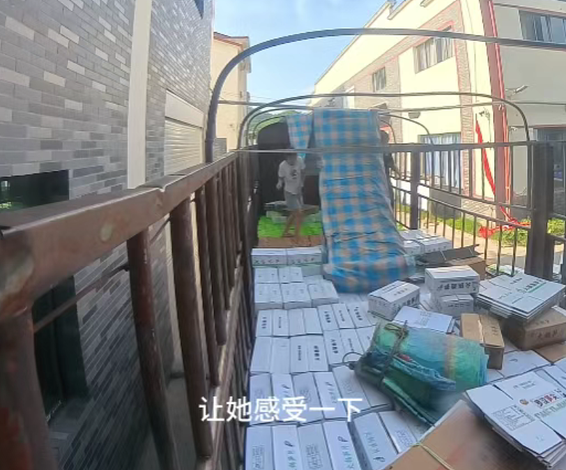 女初中生打女拳被亲爹带去跑货车,录十九集教育视频前后面相对比惊呆…(组图) - 5
