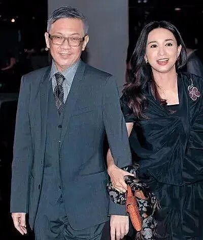 老公死在枕边?豪门独宠30年,丧夫四年守巨额遗产,不惧流言成最美豪门奶奶(组图) - 65
