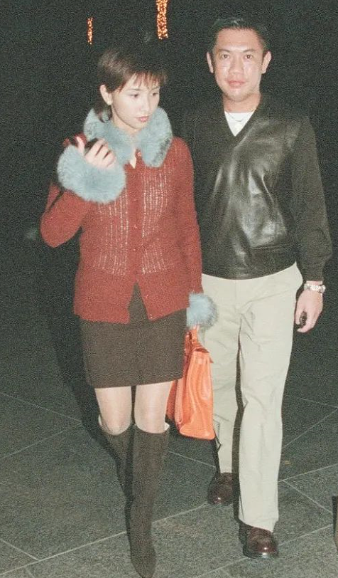 老公死在枕边?豪门独宠30年,丧夫四年守巨额遗产,不惧流言成最美豪门奶奶(组图) - 32