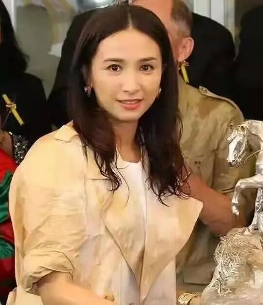 老公死在枕边?豪门独宠30年,丧夫四年守巨额遗产,不惧流言成最美豪门奶奶(组图) - 79