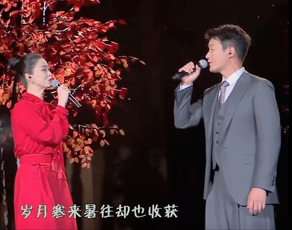 央视秋晚收视率爆表!谢娜一本正经,宋佳蒋欣最美,韩红又胖了(组图) - 22