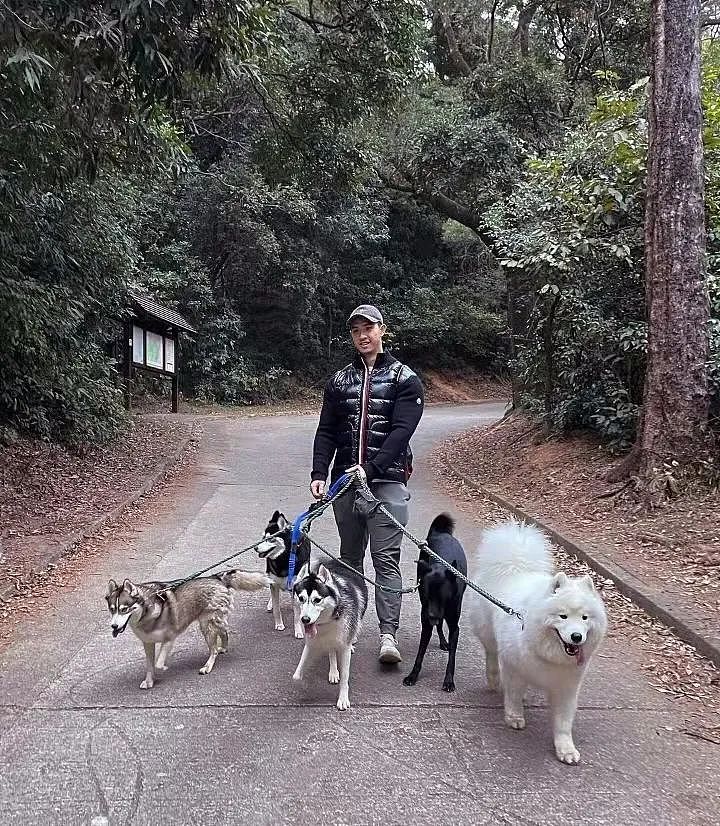 老公死在枕边?豪门独宠30年,丧夫四年守巨额遗产,不惧流言成最美豪门奶奶(组图) - 57