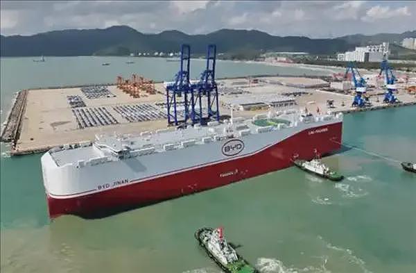 比亚迪“济南号”首航！满载6000余辆车出海新加坡（图） - 1