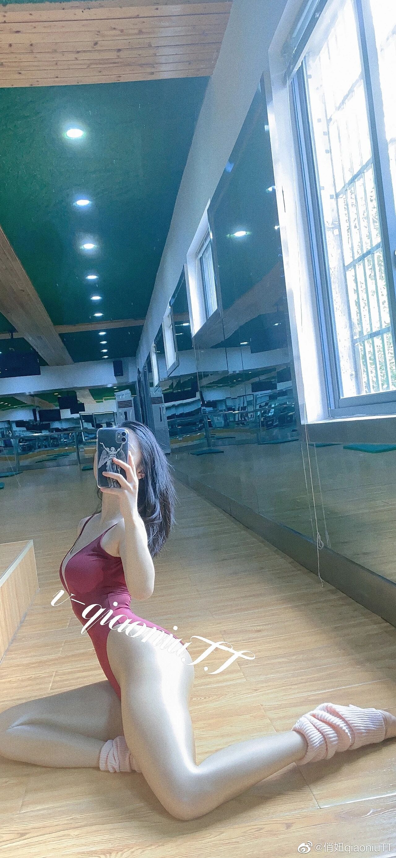 【美女】浙江俏妞0.6极致腰臀比，开挂身材看完疯狂心动（组图） - 12