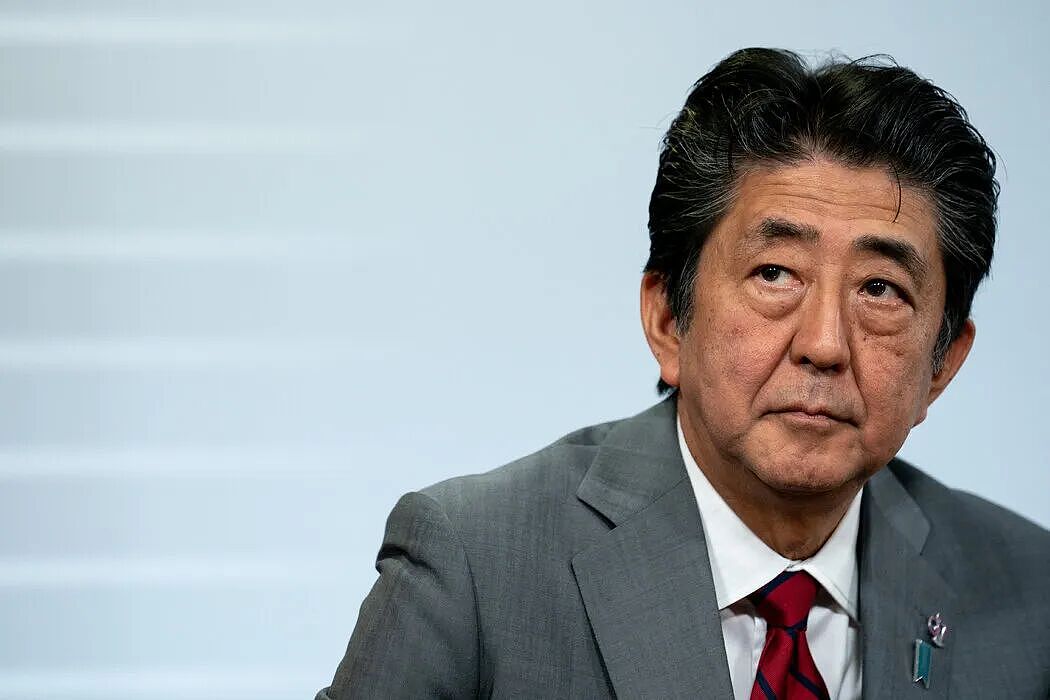 日本64岁极右翼铁娘子首相上位！系“安倍女孩”出身，反女天皇主张女性回归家庭，却让老公随她姓（组图） - 4