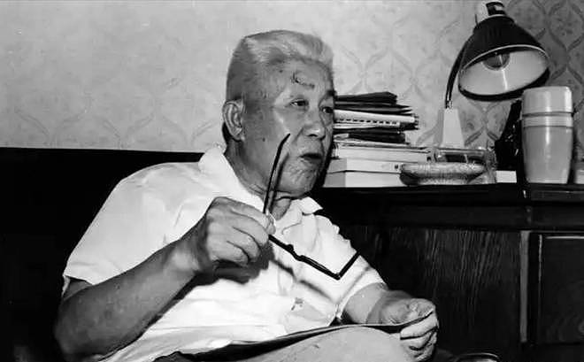 1959年杜聿明被特赦，蒋介石得知大惊道：快让他老婆从美国回来（组图） - 17