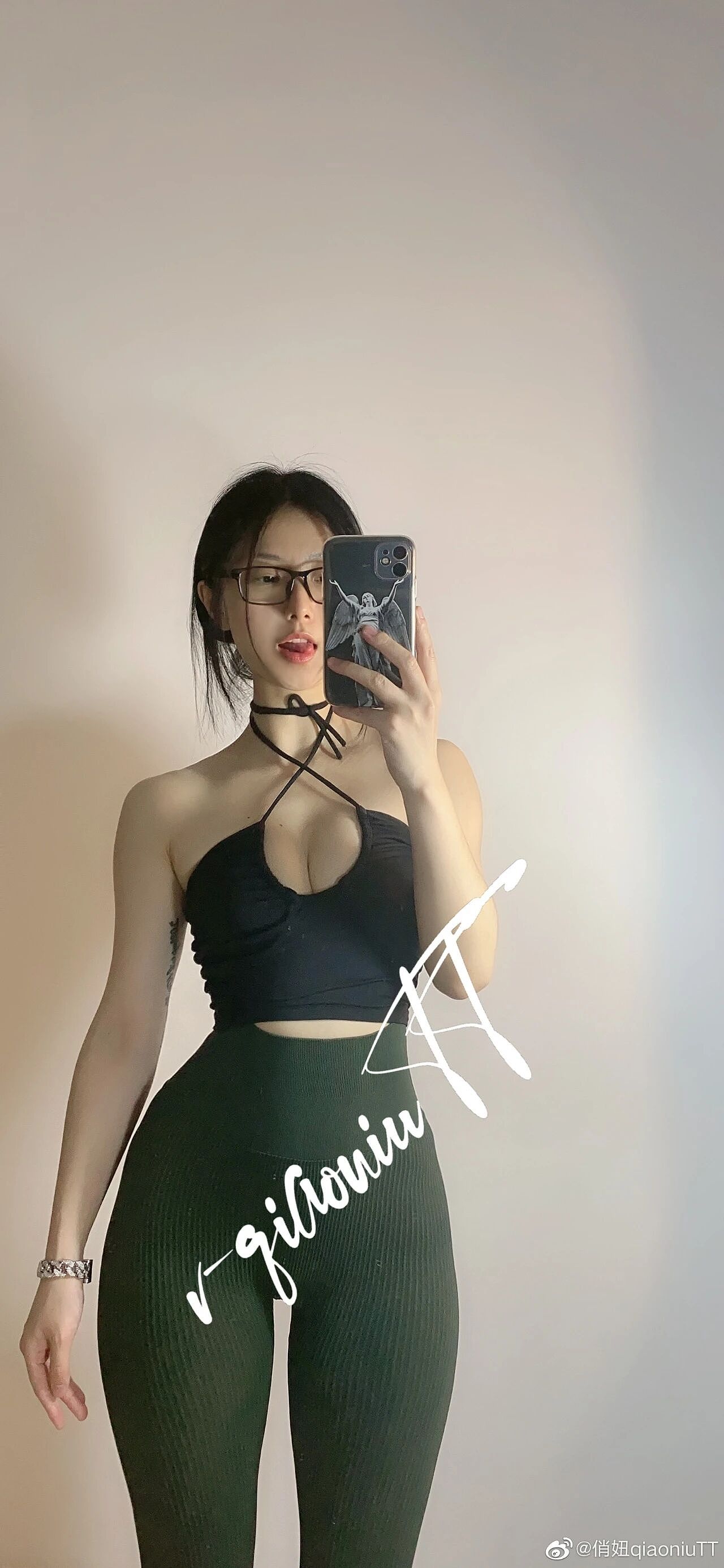 【美女】浙江俏妞0.6极致腰臀比，开挂身材看完疯狂心动（组图） - 21