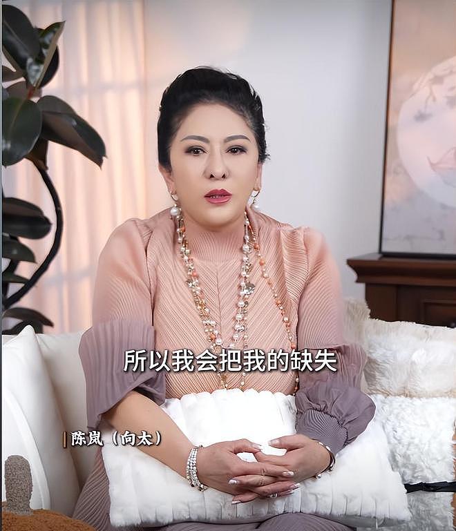 68岁向太自曝原生家庭：母亲嗜赌重男轻女，父亲跪着求她去做舞女（组图） - 22