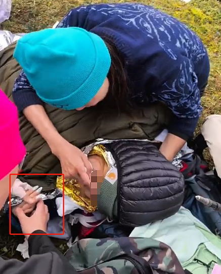 女生参加某红书“全女”登山队遇险，被姐妹丢下等死现场视频被扒太可怕（组图） - 6