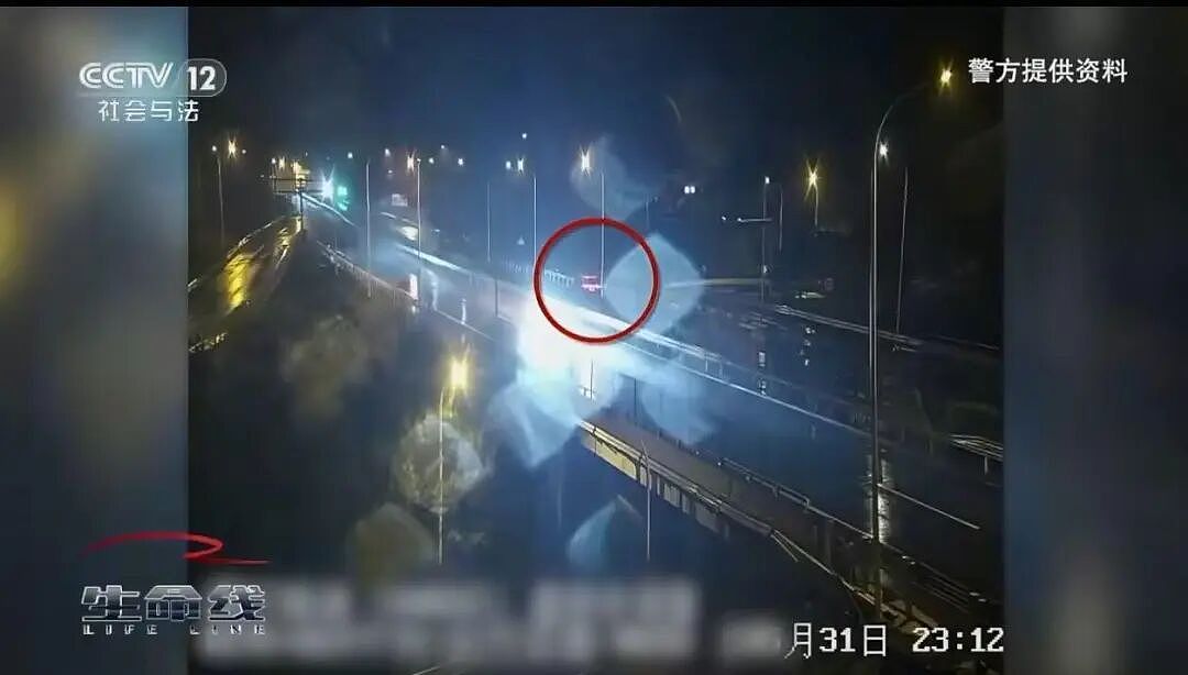 命大！男子喝3斤白酒后用智驾行驶20公里，在高速上睡着了...因醉酒驾驶被判拘役1个月（组图） - 2
