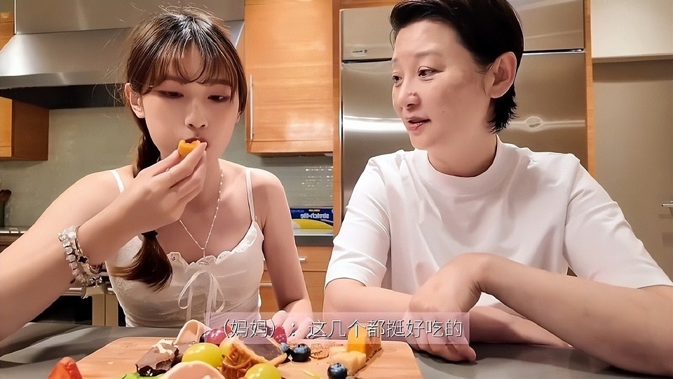 徐帆陪女儿美国过中秋,冯小刚称赞女儿拼盘:漂亮,值得发朋友圈(组图) - 3