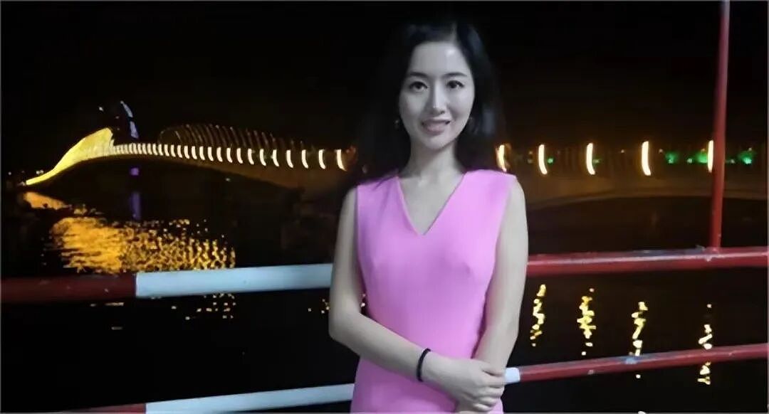 秒懂!原来翟欣欣进修1个月的“名媛培训班”教了这些,难怪苏享茂会沦陷(组图) - 1