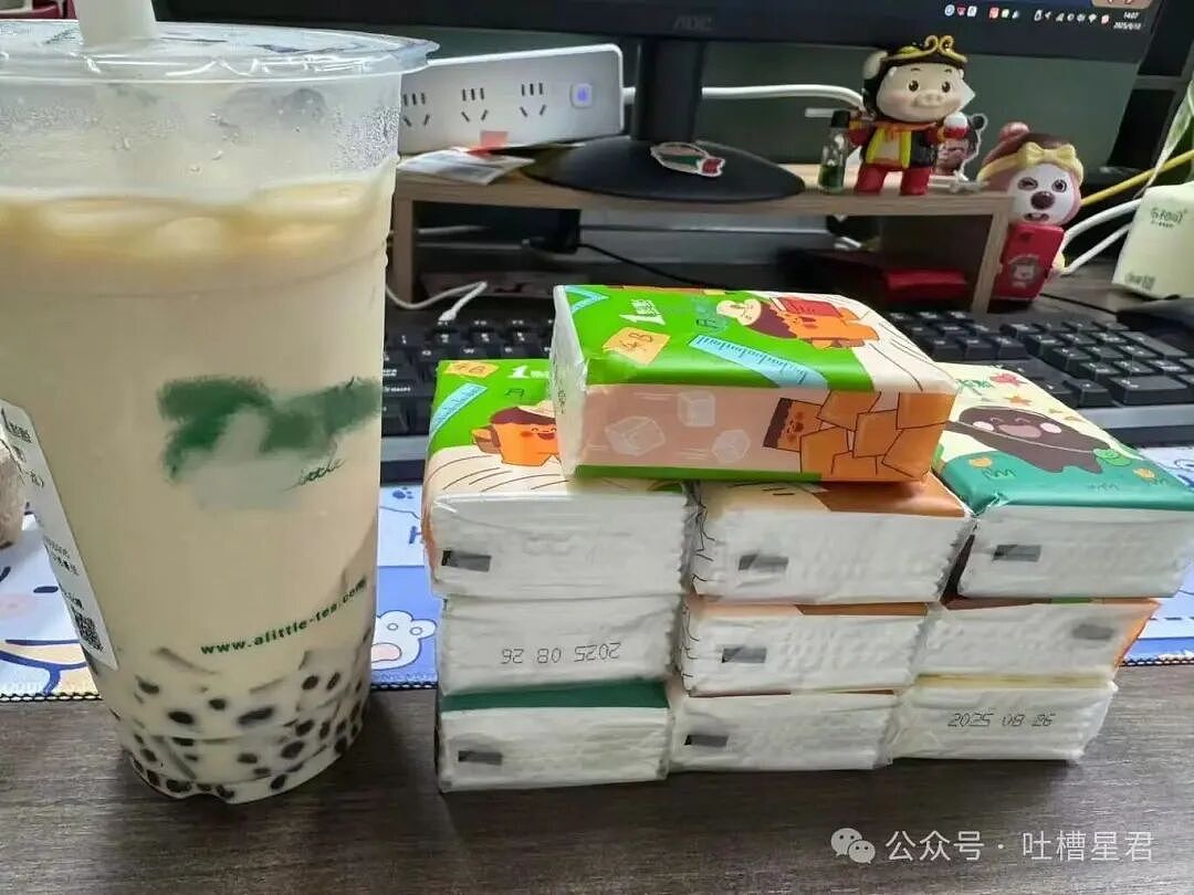 【爆笑】我的结婚摆件真的很丑吗…网友夺笋：像四个苦哈哈的大辟燕子（组图） - 39