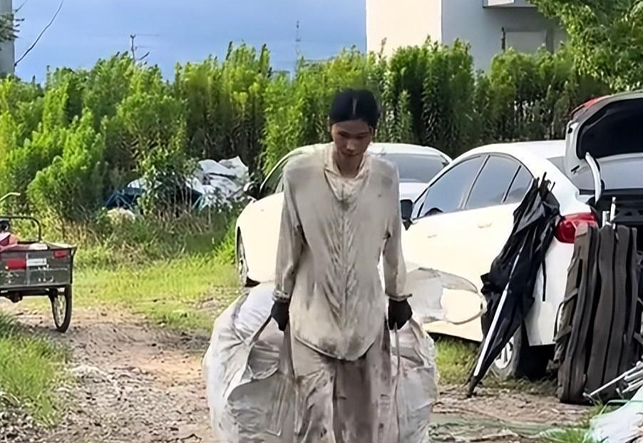 垃圾堆走出的超模!19岁女孩身高181cm,帮男友父亲捡破烂被挖掘(组图) - 2