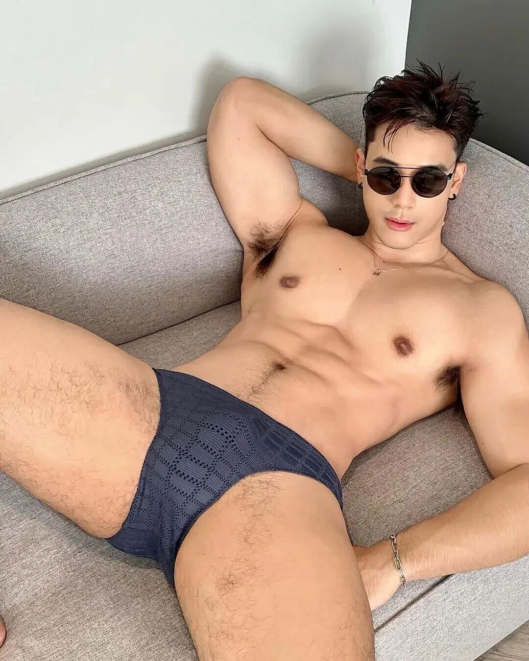 【帅哥】肌肉小哥穿泳裤秀腋毛,浑身散发浓郁荷尔蒙(组图) - 21