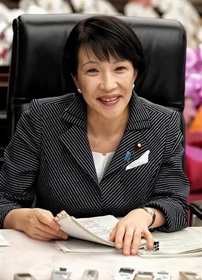 日本64岁极右翼铁娘子首相上位！系“安倍女孩”出身，反女天皇主张女性回归家庭，却让老公随她姓（组图） - 6