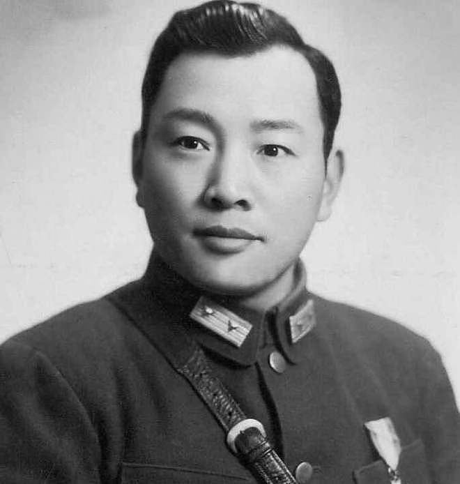 1959年杜聿明被特赦，蒋介石得知大惊道：快让他老婆从美国回来（组图） - 5