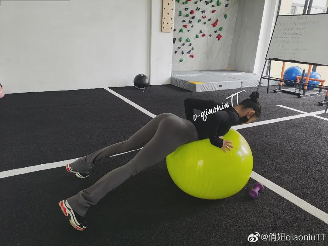 【美女】浙江俏妞0.6极致腰臀比，开挂身材看完疯狂心动（组图） - 9