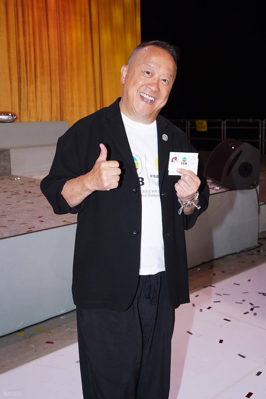 港媒曝59岁关淑怡病危入院，插管送进ICU，儿子急返港痛哭守候（组图） - 5