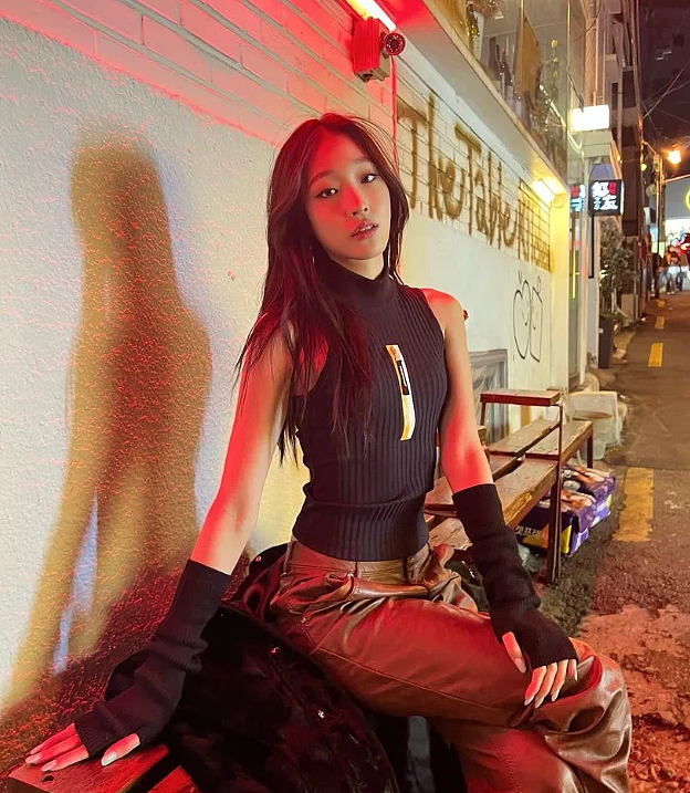 三星家族千金C位出道当唱跳偶像！自带顶级资源却卖“辛苦自立”人设？网友：财阀二三代也来抢饭碗！（组图） - 11