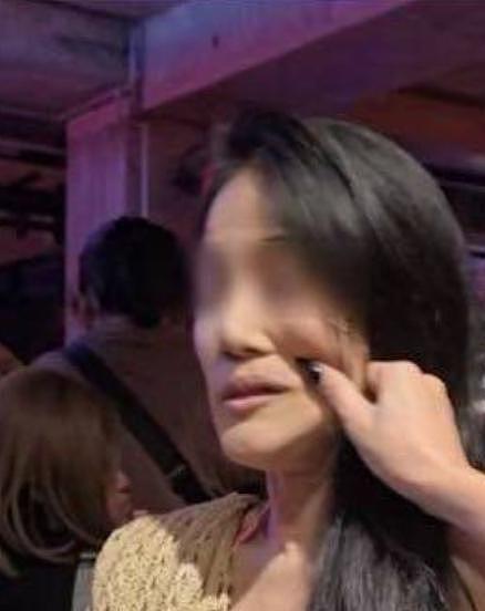 王嘉尔泰国活动被女子捏脸,女子自曝是王嘉尔女友,已恋爱3年(组图) - 6