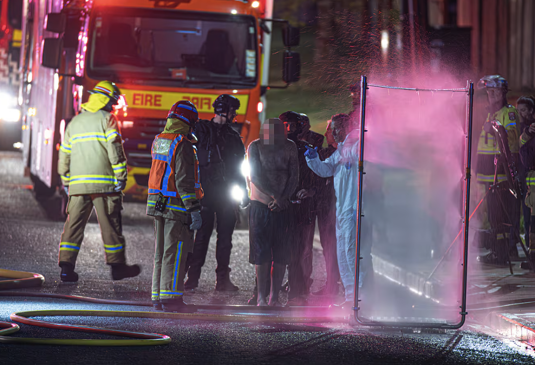 奥克兰西区住宅凌晨爆炸起火！血迹碎玻璃遍地！13岁少女私民宅开30人派对！全线下调！新西兰各大银行房贷利率刷新（组图） - 13