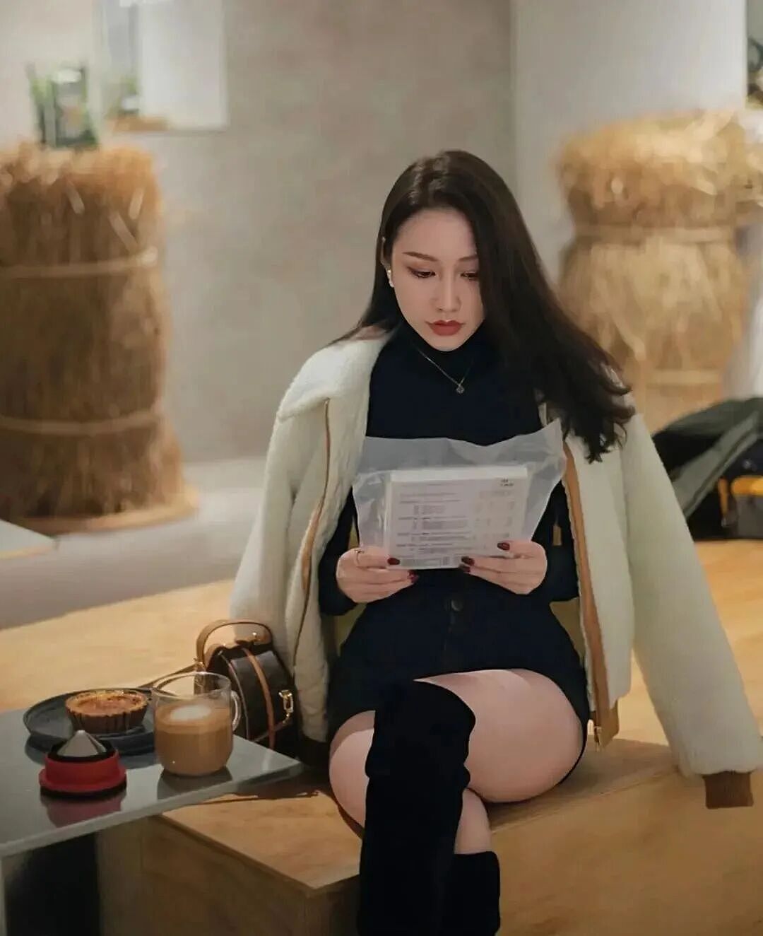 【美女】周杰伦御用女助理，神似Angelababy，“尤物身材”画风太美！（组图） - 7