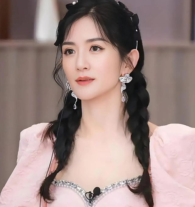 谢娜中秋晚会主持仅1天引争议，网友评论两极化，为何她饱受争议（组图） - 10