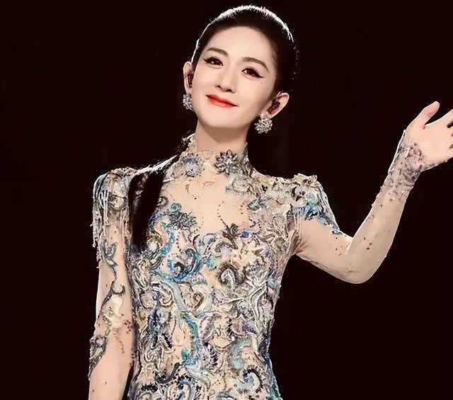 谢娜中秋晚会主持仅1天引争议，网友评论两极化，为何她饱受争议（组图） - 7