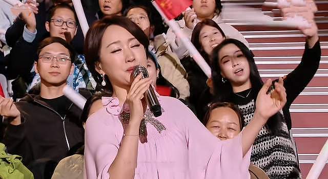楚铃评论区沦陷，杨钰莹不战而胜，曝赖文峰还有个20岁的儿子（组图） - 5