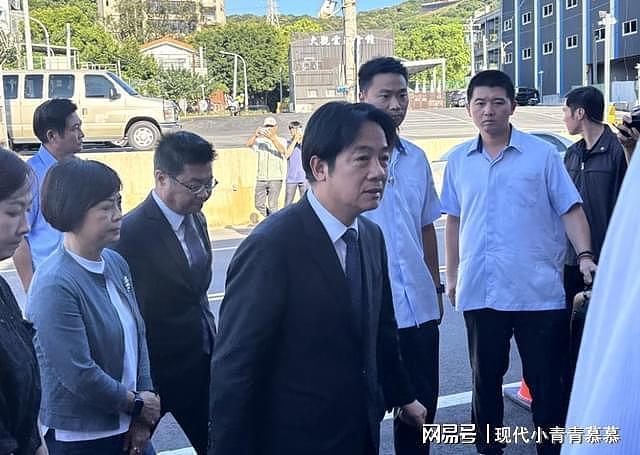 “砍下赖清德狗头！”台湾网红馆长直播怒喊斩首引爆热议，网友吵翻（组图） - 10