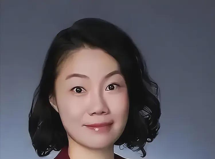 年薪849万,年终奖1000万,中国“最贵董秘”朱旭,49岁依然单身(组图) - 11