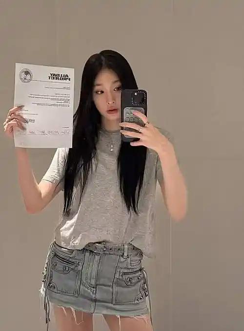 三星家族千金C位出道当唱跳偶像！自带顶级资源却卖“辛苦自立”人设？网友：财阀二三代也来抢饭碗！（组图） - 21