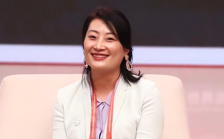 宗馥莉，越来越危险了（组图） - 1