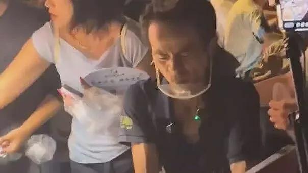 “鸡排哥”成立工作室,露天摊位安装专属空调(组图) - 6