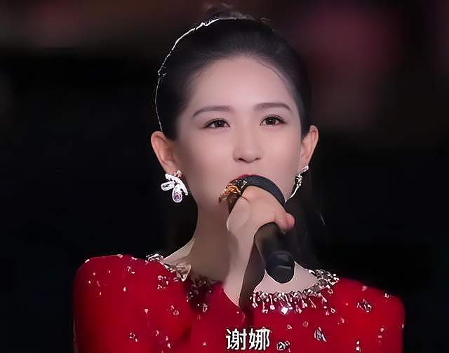 谢娜中秋晚会主持仅1天引争议，网友评论两极化，为何她饱受争议（组图） - 2