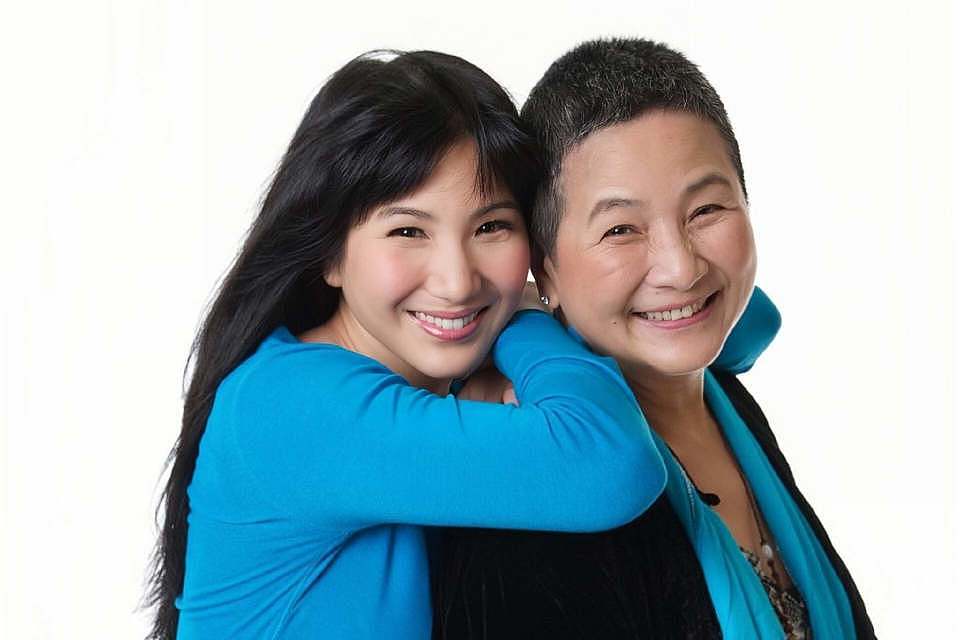 香港知名女星举家移居非洲生活,混血儿子颜值高,三年前到美国陪母亲终老(组图) - 5