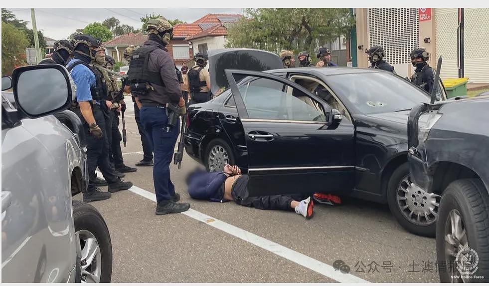 澳洲华人女子被同胞持续跟踪,泼了酸液;警方拦截要去幼儿园外谋杀家长的“刺杀小队”;墨尔本校外,5个蒙面人围殴学生(组图) - 7