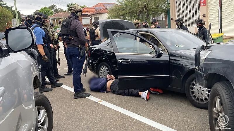 悉尼“杀手团队”幼托中心附近行凶！大批警察到场抓捕！枪声四起，三名杀手被擒获…（组图） - 9
