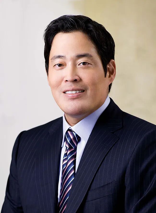三星家族千金C位出道当唱跳偶像！自带顶级资源却卖“辛苦自立”人设？网友：财阀二三代也来抢饭碗！（组图） - 8